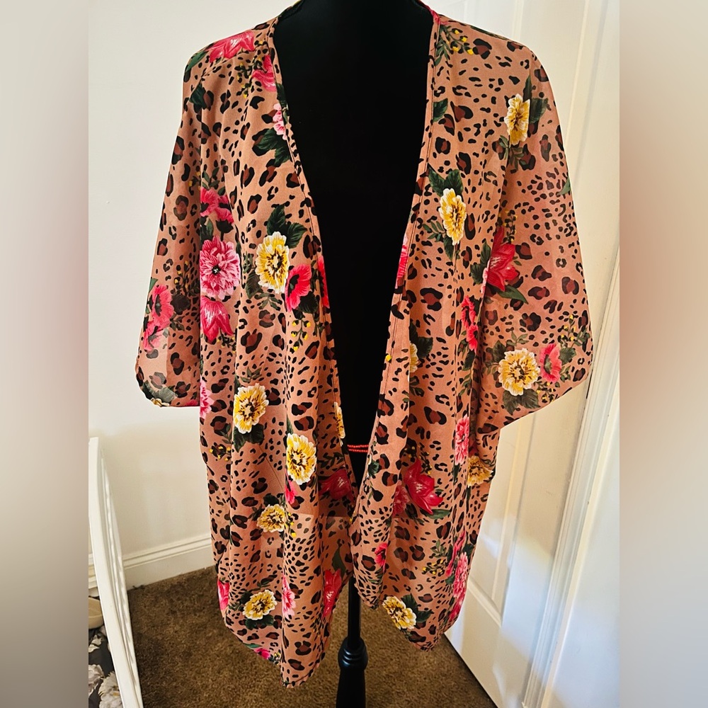 Speed Limit Floral Leopard Kimono